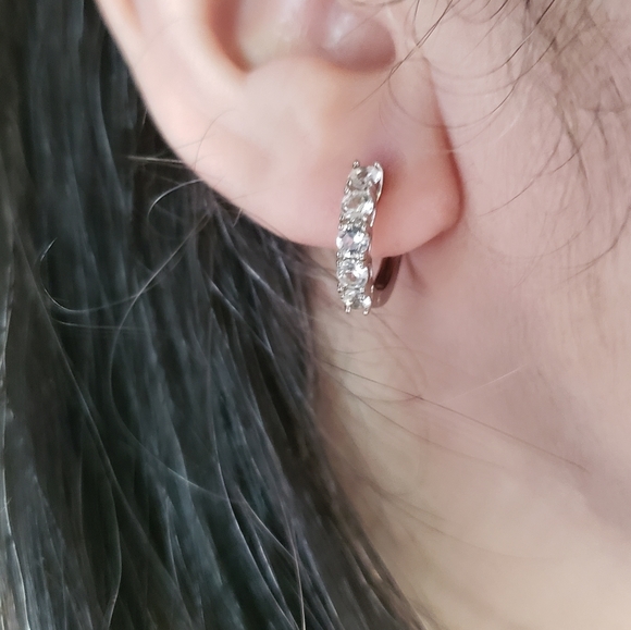 New Swarovski White Gold Huggies, on 925 Silver, Five Crystal, 18K Gold - Picture 6 of 10